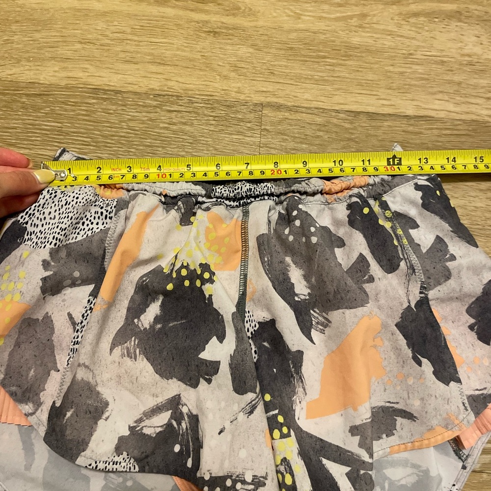 lululemon athletica Abstract Print Athletic Shorts in Peach, Gray, Yellow - Picture 7 of 10